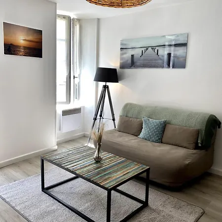 Apartment Cozy Located In The Heart Of The Village *