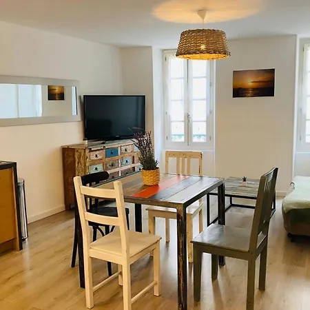 Apartment Cozy Located In The Heart Of The Village Saint-Martin-de-Re